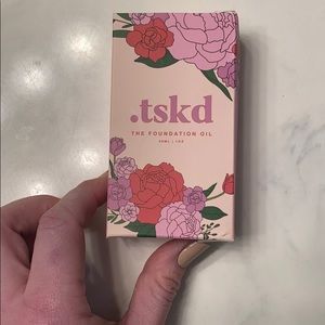 The skincare diary foundation oil NWT .TSKD